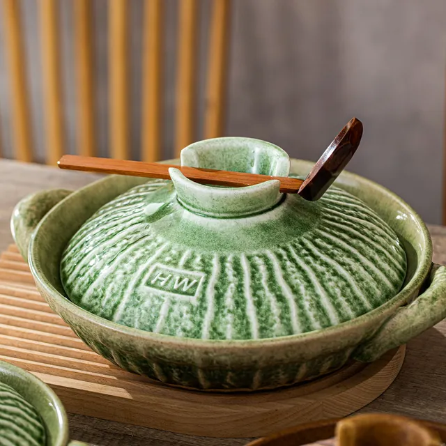 Reactive-Glaze Casserole, Extra Shallow, Brushed Green glaze