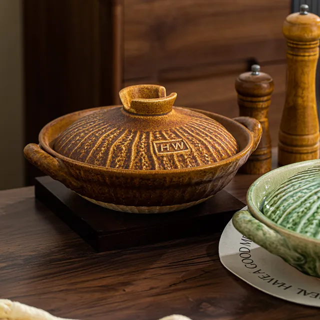 Reactive-Glaze Casserole, Medium Shallow, Brown glaze